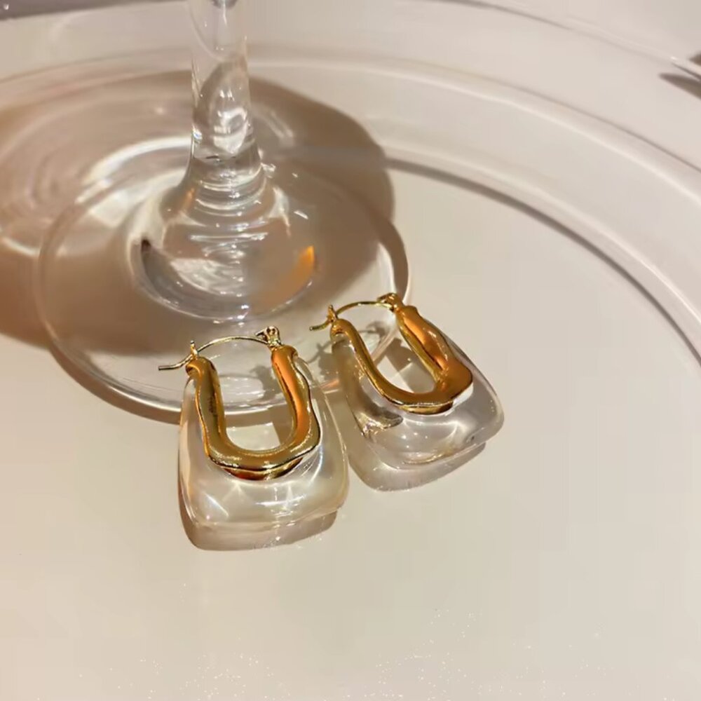 18K Gold Plated Vintage Marbled Clear U-Shaped Huggie Hoop Earrings